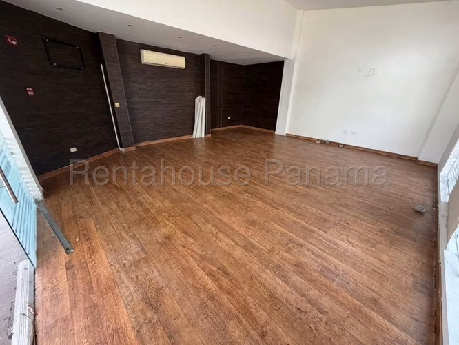 Local en Alquiler en El Cangrejo 785 m² LR