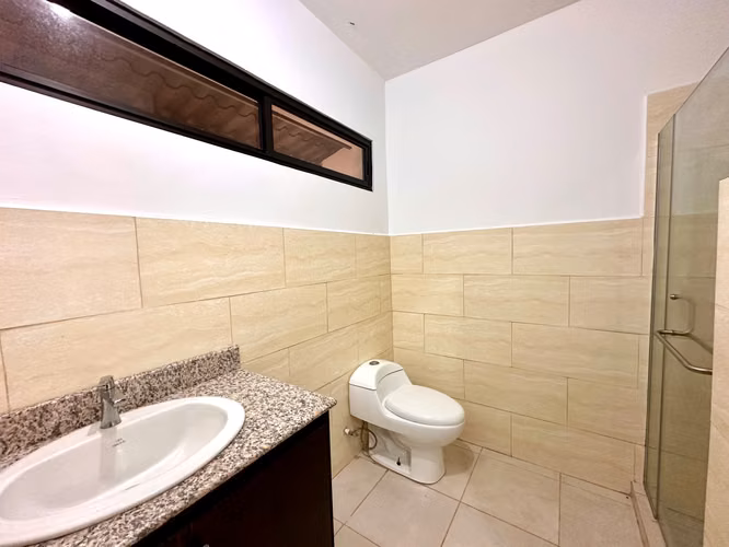 SE ALQUILA CASA SEMI AMOBLADA O SIN MUEBLES EN EXCLUSIVA ÁREA DE DAVID - Imagen 8