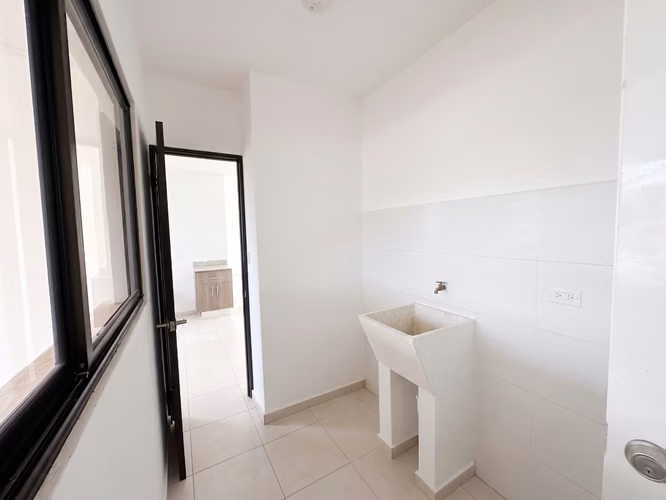 SE ALQUILA CASA SEMI AMOBLADA O SIN MUEBLES EN EXCLUSIVA ÁREA DE DAVID - Imagen 11