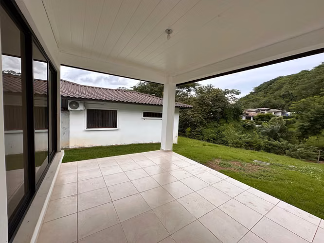 SE ALQUILA CASA SEMI AMOBLADA O SIN MUEBLES EN EXCLUSIVA ÁREA DE DAVID - Imagen 13