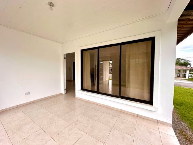 SE ALQUILA CASA SEMI AMOBLADA O SIN MUEBLES EN EXCLUSIVA ÁREA DE DAVID - Imagen 12