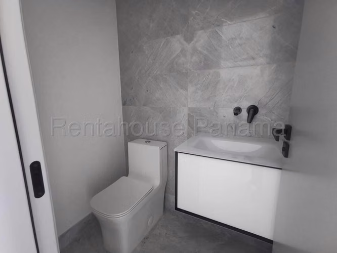 Apartamento en Alquiler en Santa Maria Vista al Mar 251 m² LR