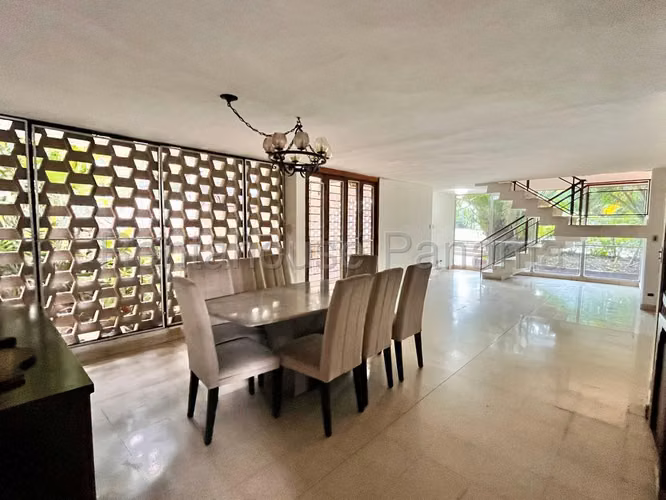 Casa en Venta en Loma Alegre 27LDC2358