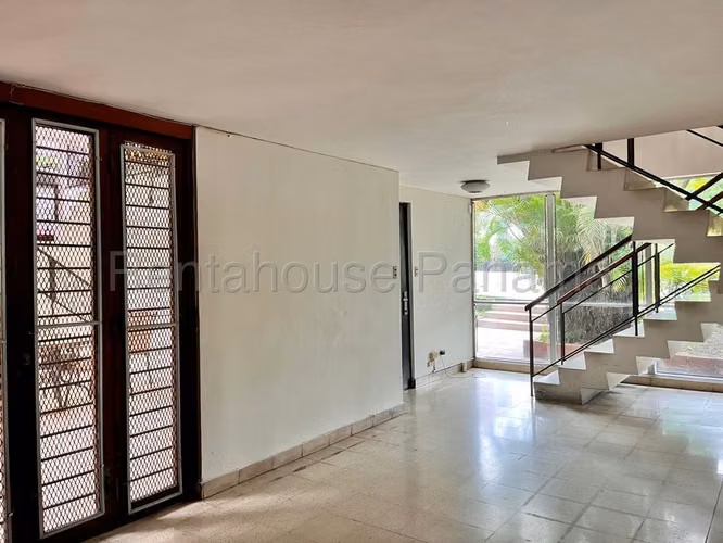 Casa en Venta en Loma Alegre 27LDC2358