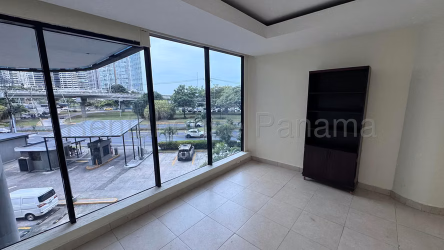 Alquiler de Local Comercial en Avenida Balboa | Solo Cliente Directo LFC - Imagen 2