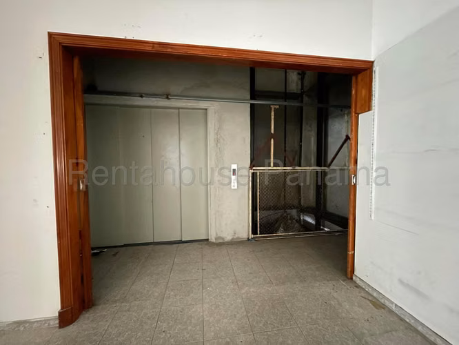 Edificio en Alquiler en Calidonia 5208 m² LR - Imagen 7