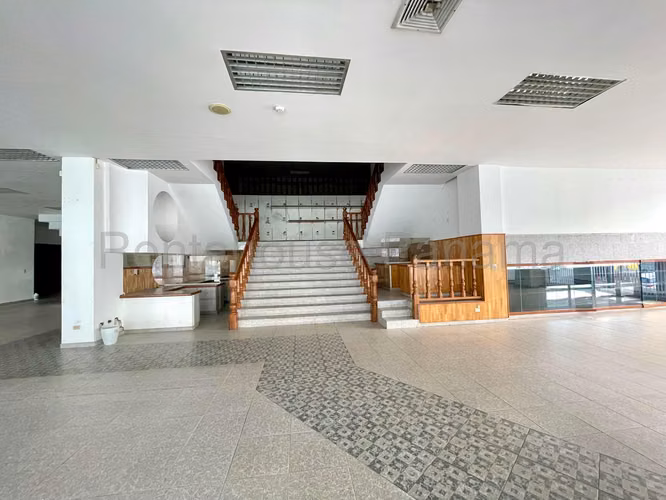 Edificio en Alquiler en Calidonia 5208 m² LR - Imagen 5
