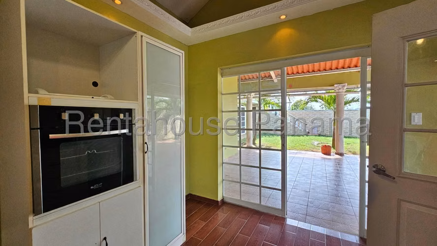 Alquilo Casa de 453m2 en Vista Alegre Quintas de Nuevo Arr 27-438SRZ - Imagen 5