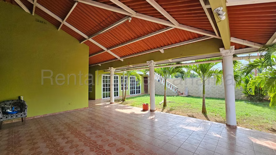 Vendo Casa de 453m2 en Vista Alegre Quintas de Nuevo Arr 25-9523SRZ - Imagen 8