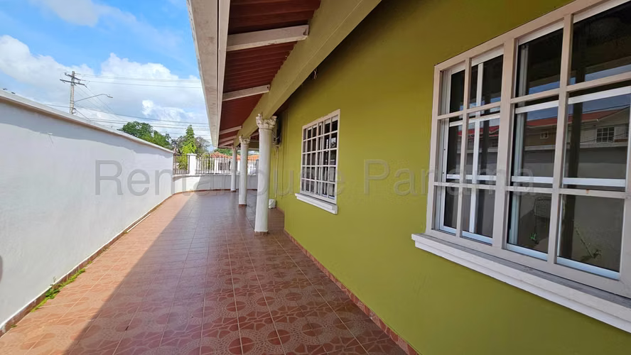 Vendo Casa de 453m2 en Vista Alegre Quintas de Nuevo Arr 25-9523SRZ - Imagen 19