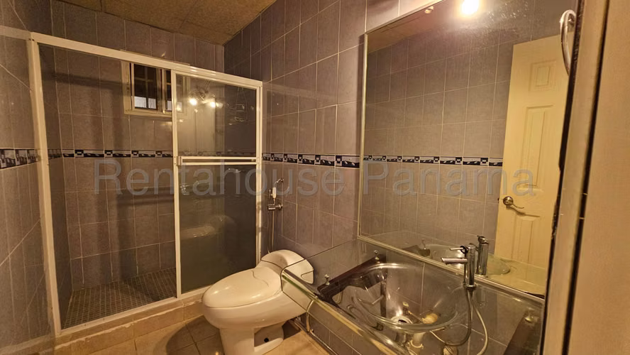 Vendo Casa de 453m2 en Vista Alegre Quintas de Nuevo Arr 25-9523SRZ - Imagen 16