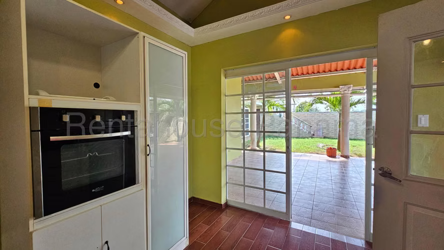 Vendo Casa de 453m2 en Vista Alegre Quintas de Nuevo Arr 25-9523SRZ - Imagen 7