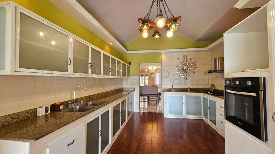 Vendo Casa de 453m2 en Vista Alegre Quintas de Nuevo Arr 25-9523SRZ - Imagen 5