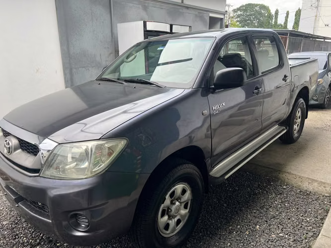Toyota Hilux Manual 2009  - Imagen 8