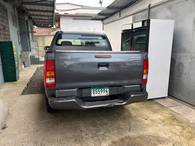 Toyota Hilux Manual 2009  - Imagen 2