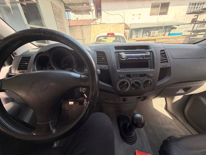 Toyota Hilux Manual 2009  - Imagen 5