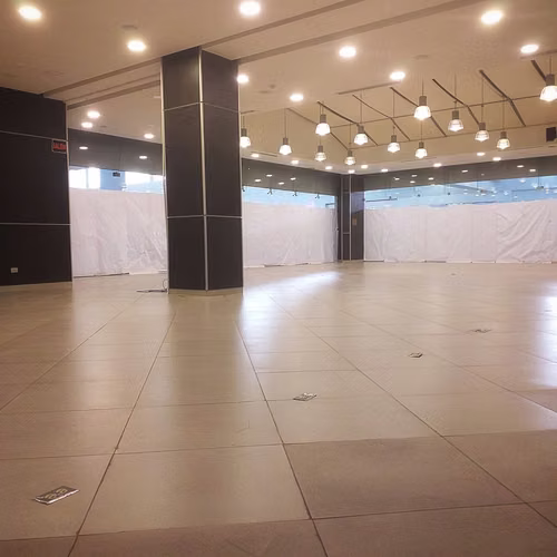 Albrook Mall. Pasillo del Delfin. Local 1198.94mts 8 locales $5,000,000.00neg - Imagen 3