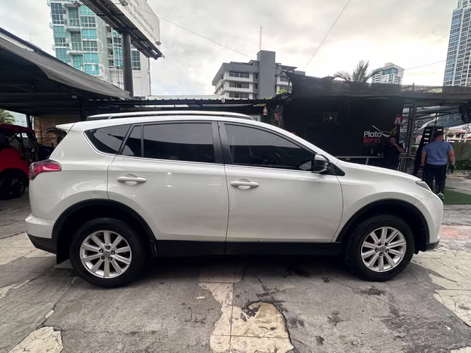 Toyota RAV4 2017 Automática en Panamá – SUV - Imagen 2