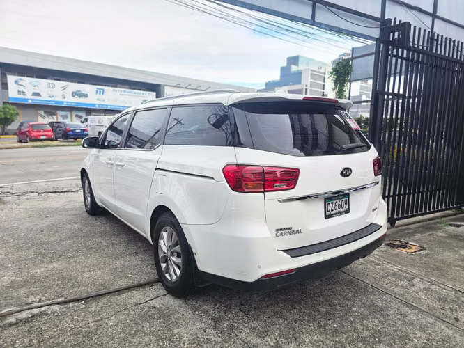 KIA CARNIVAL MOTOR DIESEL 2019 - Imagen 6