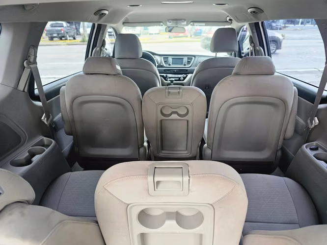 KIA CARNIVAL MOTOR DIESEL 2019 - Imagen 4