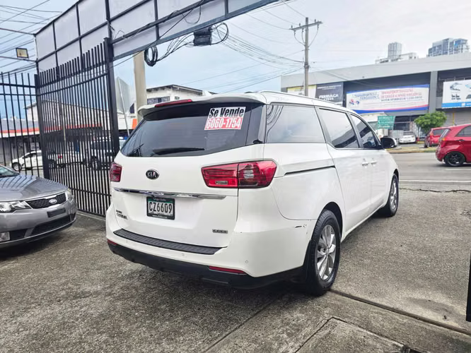 KIA CARNIVAL MOTOR DIESEL 2019 - Imagen 5