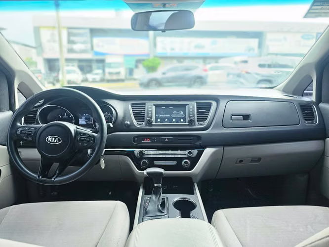 KIA CARNIVAL MOTOR DIESEL 2019 - Imagen 3