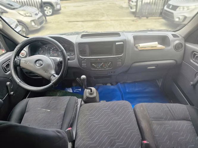 NISSAN URVAN 2007 - Imagen 4