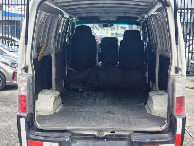 NISSAN URVAN 2007 - Imagen 5