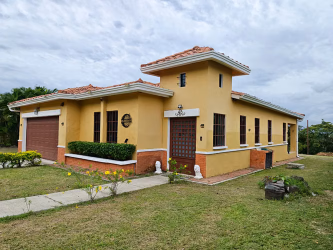 Casa Familiar en Hacienda Pacífica | Amplio Terreno y Naturaleza en San Carlos - Imagen 6