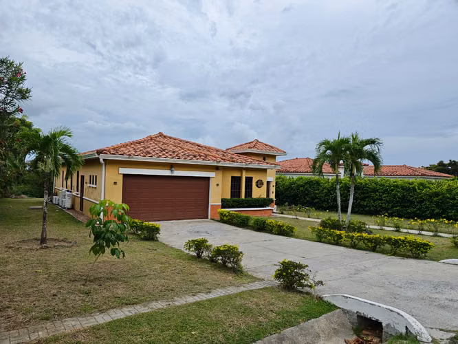 Casa Familiar en Hacienda Pacífica | Amplio Terreno y Naturaleza en San Carlos - Imagen 3