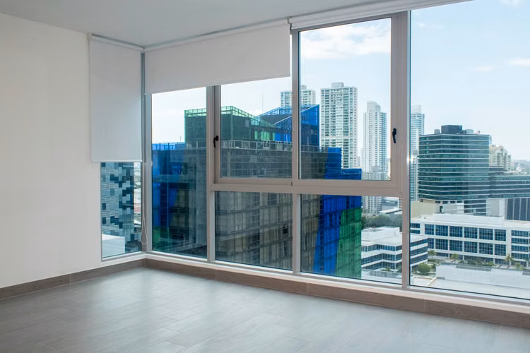 Melissa Foster Luxury Vende Spectacular Apartment, PH Regalia, East Coast MF742