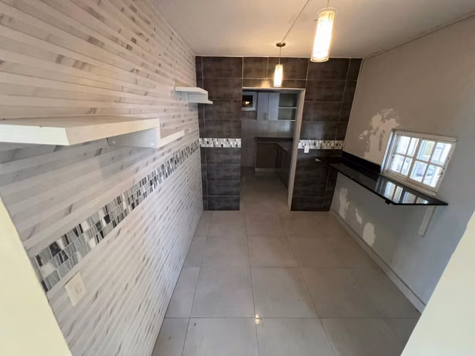 SE ALQULA CASA AMPLIA 2 NIVELES CON PISCINA - Imagen 7