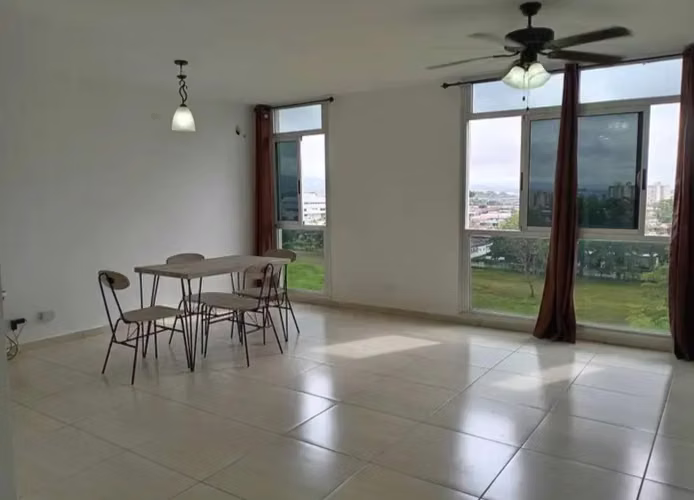 Se alquila apartamento en Ph Torre del Este - Imagen 1
