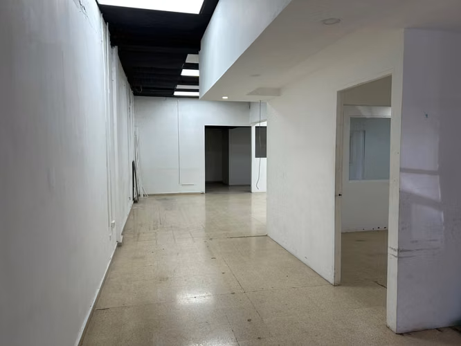 ALQUILO LOCAL COMERCIAL EN VÍA TRANSÍSTMICA – 140 M² | $1,400
