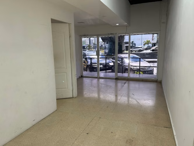 ALQUILO LOCAL COMERCIAL EN VÍA TRANSÍSTMICA – 140 M² | $1,400 - Imagen 4