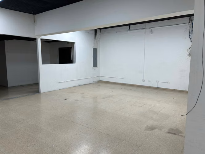 ALQUILO LOCAL COMERCIAL EN VÍA TRANSÍSTMICA – 140 M² | $1,400 - Imagen 6