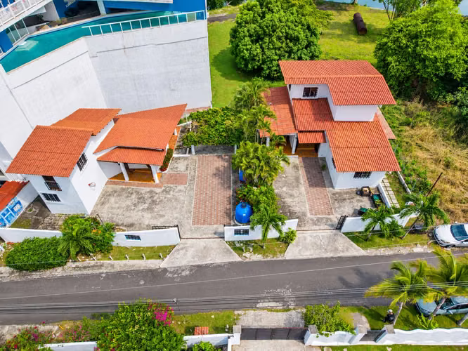 Casa de 4 Recámaras en Playa Corona con Casa de Huéspedes y Vistas al Lago y al Mar - Imagen 19