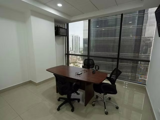 Alquiler de oficina empresarial en calle 50  - Imagen 9