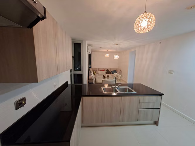 Apartamento full amoblado con finos muebles - Imagen 3