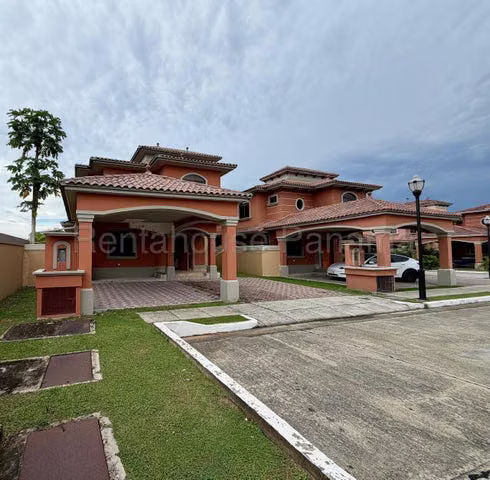 Venta de Casa en Costa Sur, Conjunto Cerrado El Doral 24LGG2109 - Imagen 2