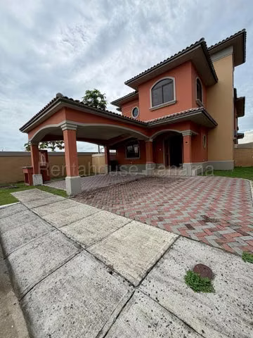 Sale of House in Costa Sur, Closed Set El Doral 24LGG2109