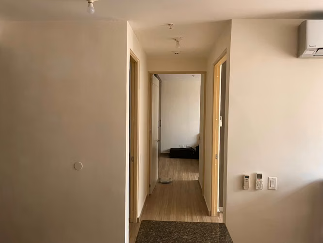 Cómodo Apartamento con Terraza Semi-Amoblado cerca de la Estación del Metro y Universidades. - Imagen 4