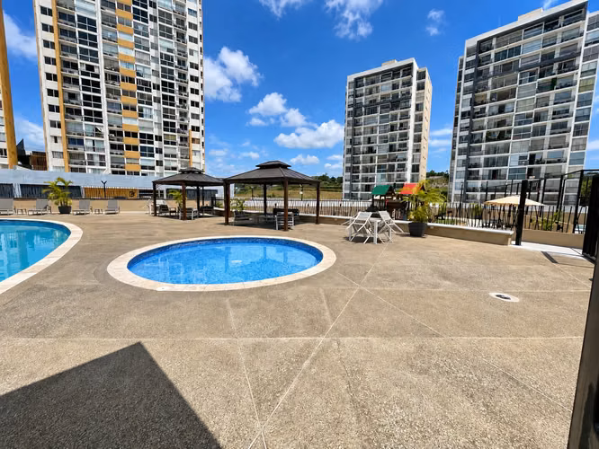 Cómodo Apartamento con Terraza Semi-Amoblado cerca de la Estación del Metro y Universidades. - Imagen 13