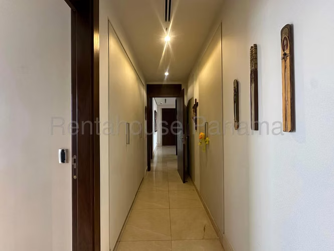 VENDO Lujoso PENTHOUSE con Terraza y Piscina en Santa Maria. 700m2