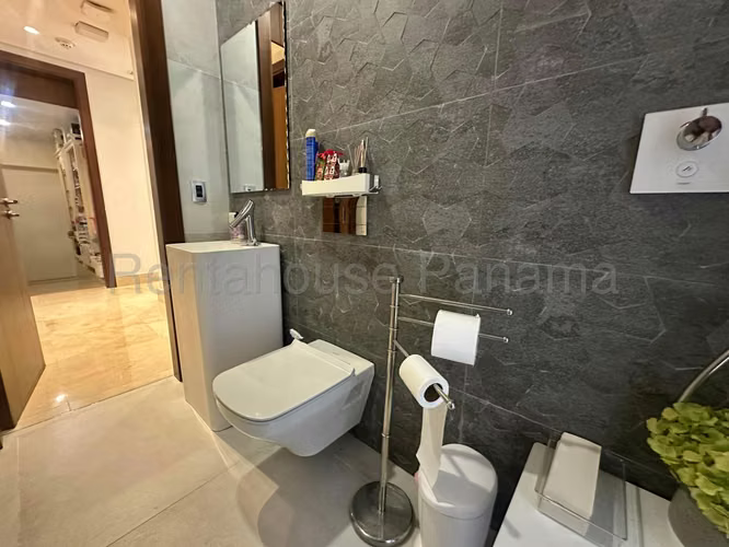 VENDO Lujoso PENTHOUSE con Terraza y Piscina en Santa Maria. 700m2