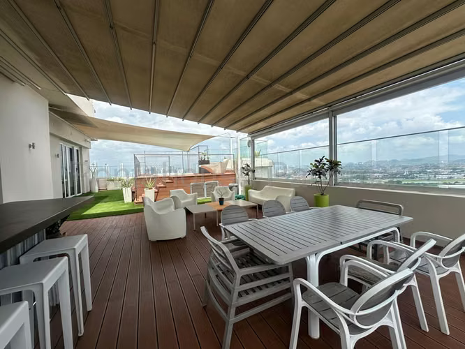VENDO Lujoso PENTHOUSE con Terraza y Piscina en Santa Maria. 700m2