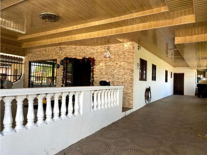 VENDO CASA DE ESQUINA EN NUEVO TOCUMEN