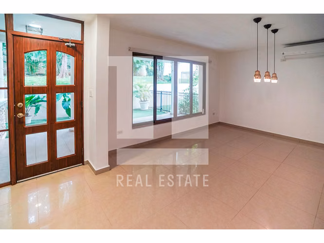 Se Vende Casa en Clayton, Los senderos de camino de Cruces - Imagen 3