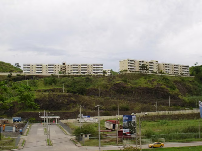Venta de Apartamento en Altos de Panama Ph Altamira Gardens KC - Imagen 13