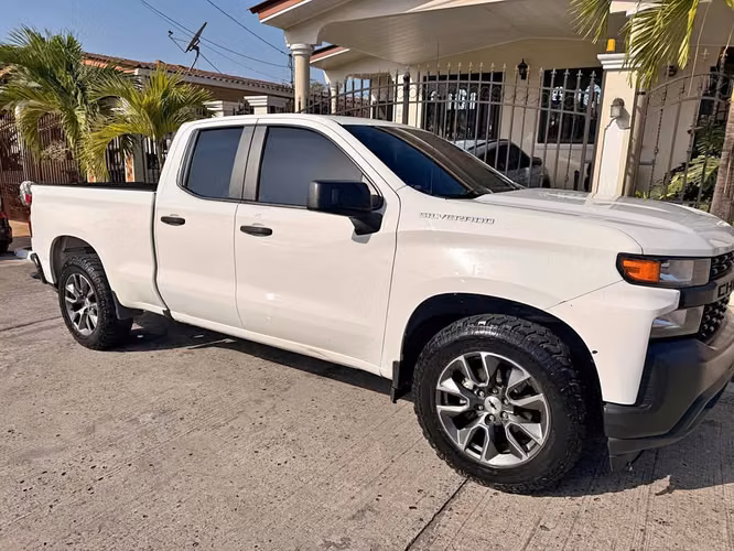 Chevrolet Silverado 2019 Motor V6 EXCELENTE CONDICIONES 
